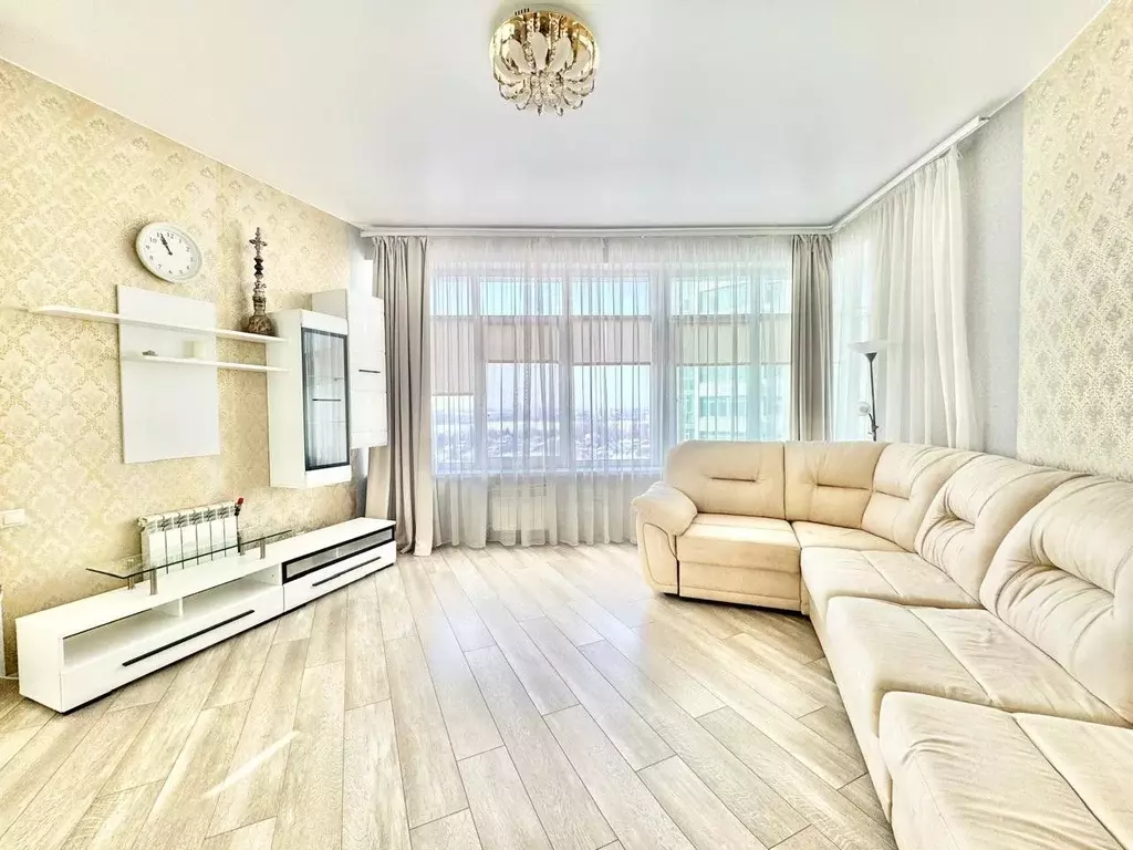 2-к кв. Татарстан, Казань ул. Оренбургский Тракт, 24Б (71.0 м) - Фото 1