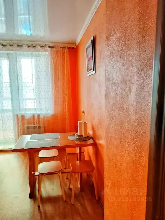 1-к кв. Омская область, Омск просп. Комарова, 21 (44.0 м) - Фото 1