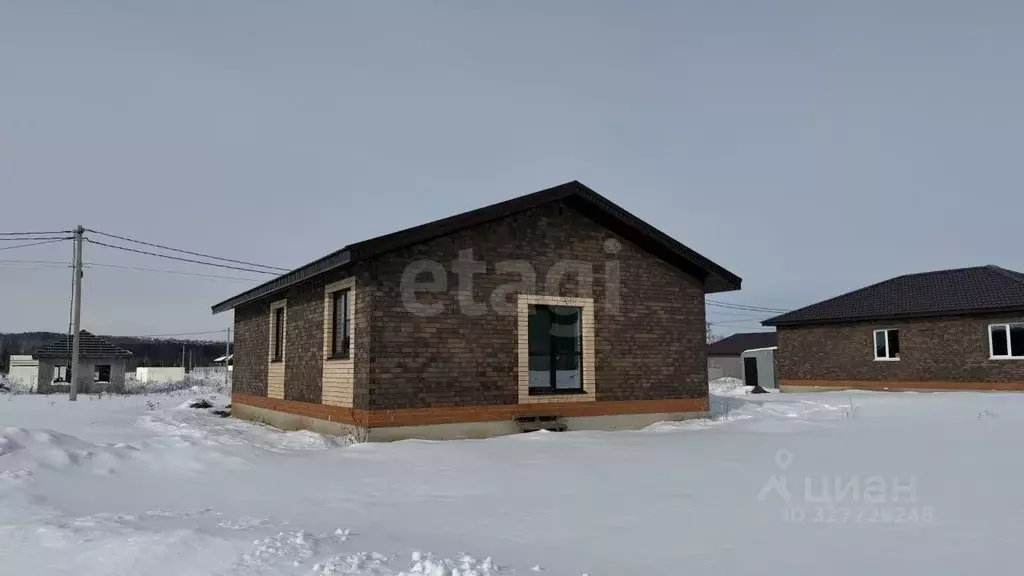 Дом в Башкортостан, Иглинский район, Акбердинский сельсовет ул. ... - Фото 0