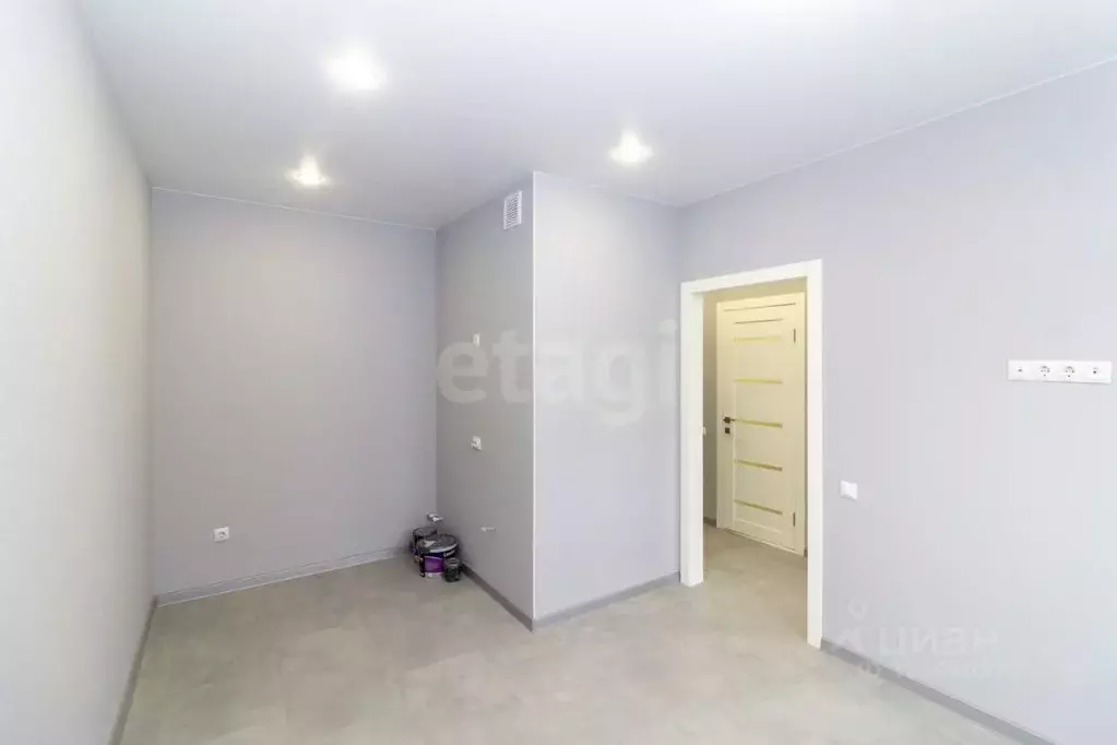 1-к кв. Тюменская область, Тюмень ул. Фармана Салманова, 23 (33.0 м) - Фото 2