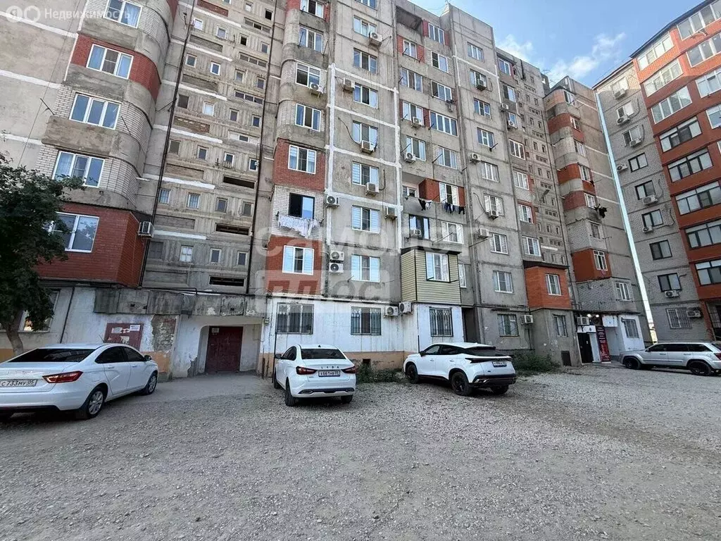 3-комнатная квартира: Махачкала, улица Нигматулы Магомедова, 79 (75 м) - Фото 1