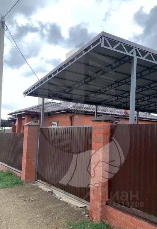 Дом в Краснодарский край, Динской район, с. Красносельское, Молодежный ... - Фото 1