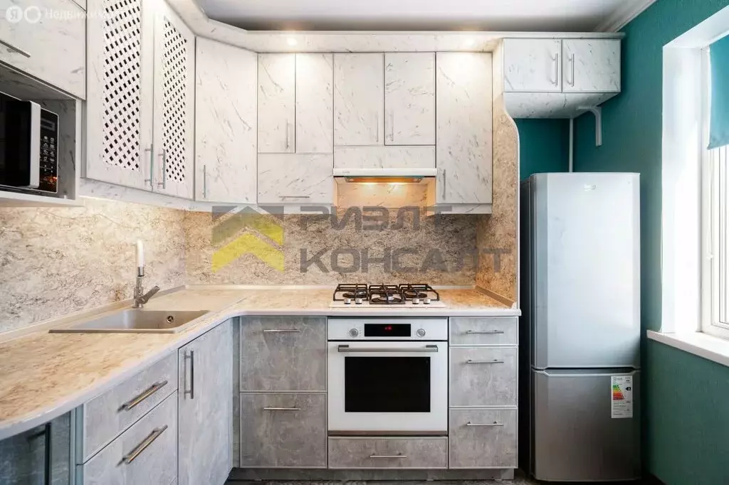 1-комнатная квартира: Омск, улица Дианова, 8/5 (36 м) - Фото 0
