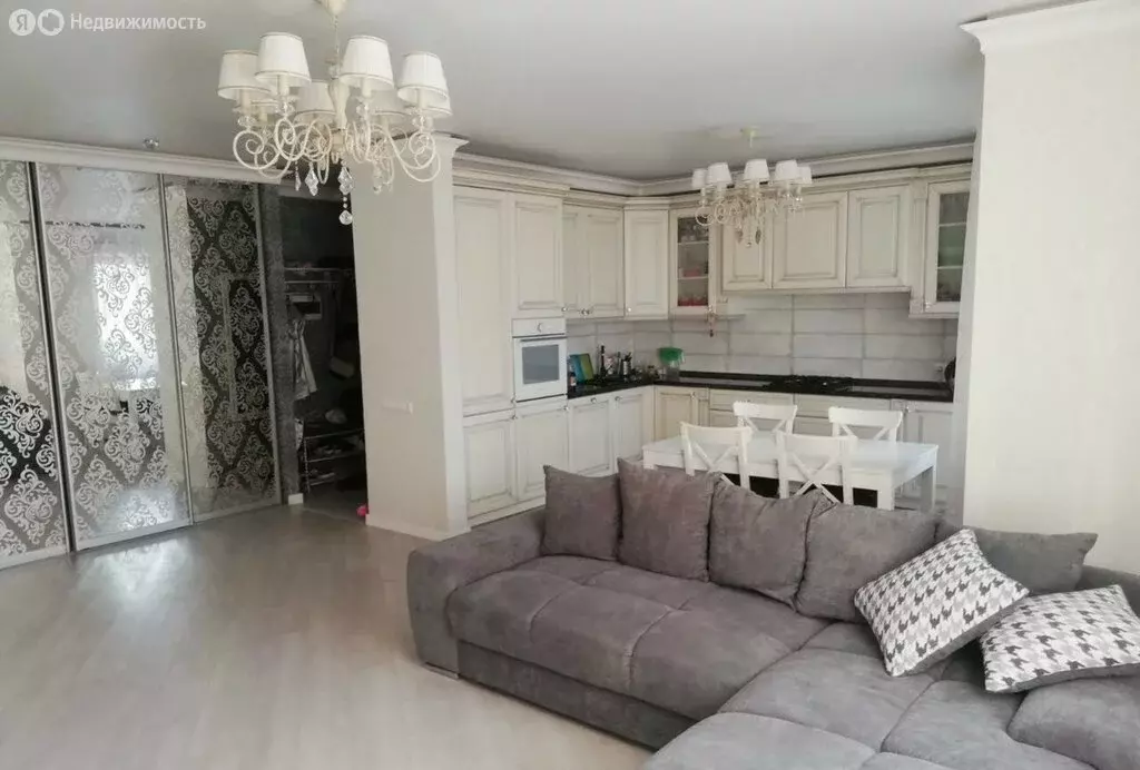 3-комнатная квартира: микрорайон Чкаловск, улица Жиленкова, 6 (80 м) - Фото 1