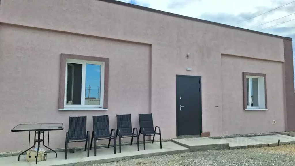 Дом в Крым, Сакский район, с. Уютное ул. Юрия Гагарина (64 м) - Фото 1