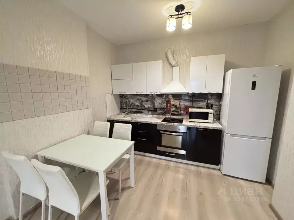 2-к кв. Пермский край, Пермь ул. Революции, 48Б (50.0 м) - Фото 1