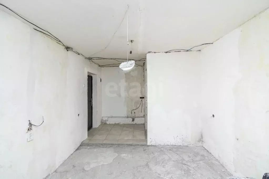 Комната Тюменская область, Тюмень ул. Республики, 212 (17.8 м) - Фото 1