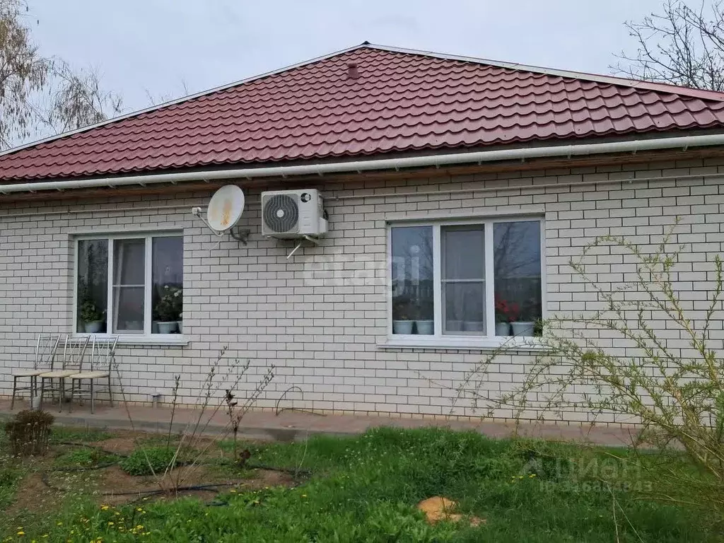 Дом в Волгоградская область, Среднеахтубинский район, Ахтубинское ... - Фото 1