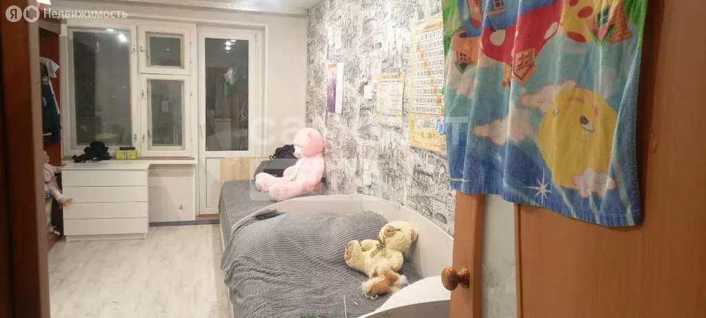 3-комнатная квартира: Кумертау, Куюргазинская улица, 8 (66.9 м) - Фото 1