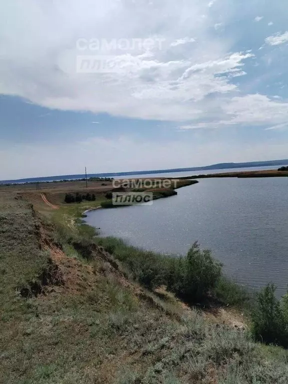 Дом в Саратовская область, Ровенский район, с. Тарлыковка Рабочая ул., ... - Фото 1