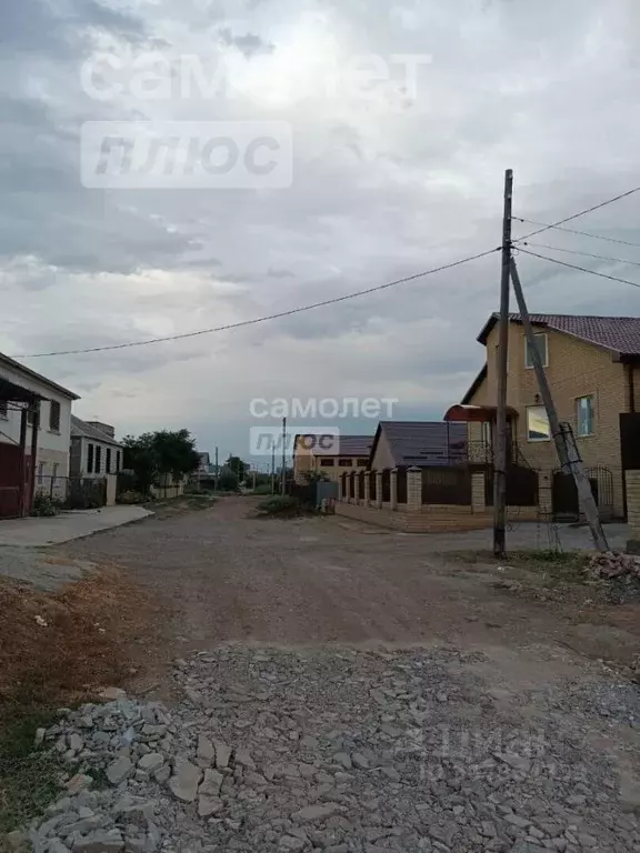 Участок в Астраханская область, Наримановский район, с. ... - Фото 0