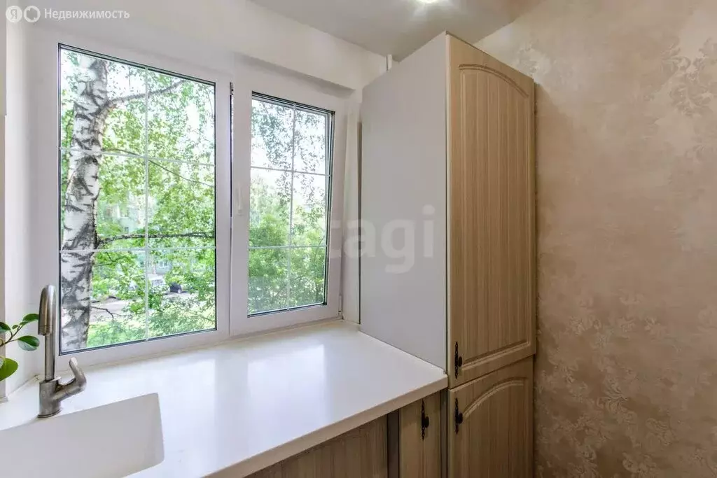 3-комнатная квартира: Томск, проспект Фрунзе, 125 (56.2 м) - Фото 1