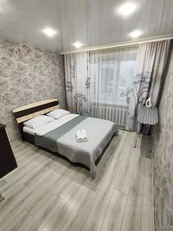 2-к кв. Омская область, Омск просп. Космический, 18 (36.0 м) - Фото 1