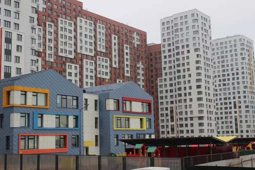 Продается 3-комнатная квартира - Фото 1