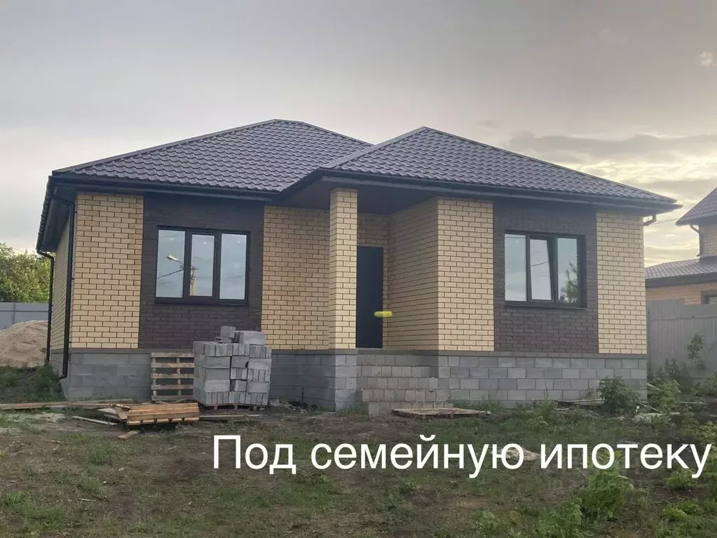 Дом в Белгородская область, Белгородский район, пос. Майский  (1000 м) - Фото 0