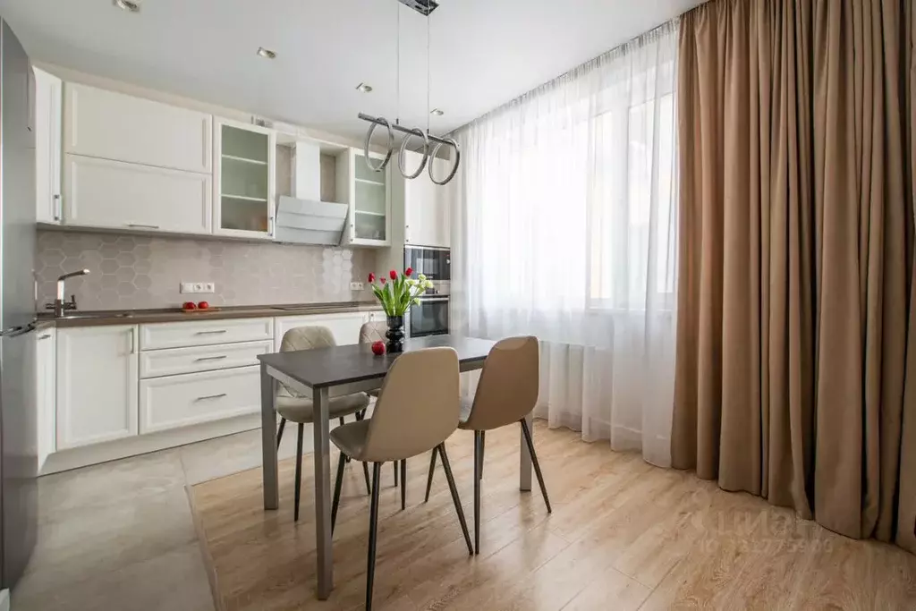 3-к кв. Татарстан, Казань Комсомольская ул., 1 (76.0 м) - Фото 1