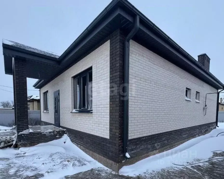 Дом в Ростовская область, Неклиновский район, Новобессергеневское ... - Фото 1