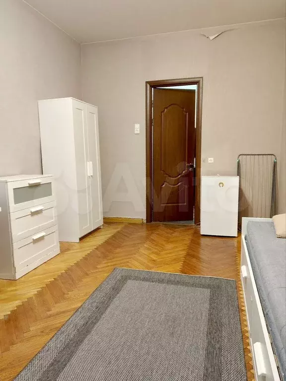 Комната 16 м в 3-к., 3/6 эт. - Фото 1