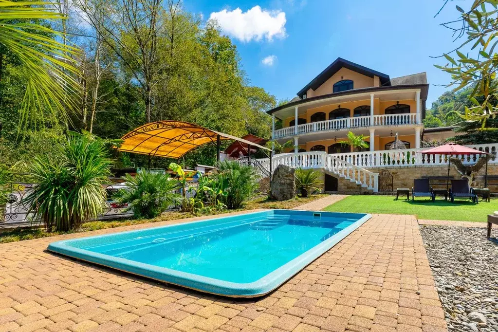 Дом в Краснодарский край, Сочи ул. Аллея Челтенхема, 32 (422 м) - Фото 1