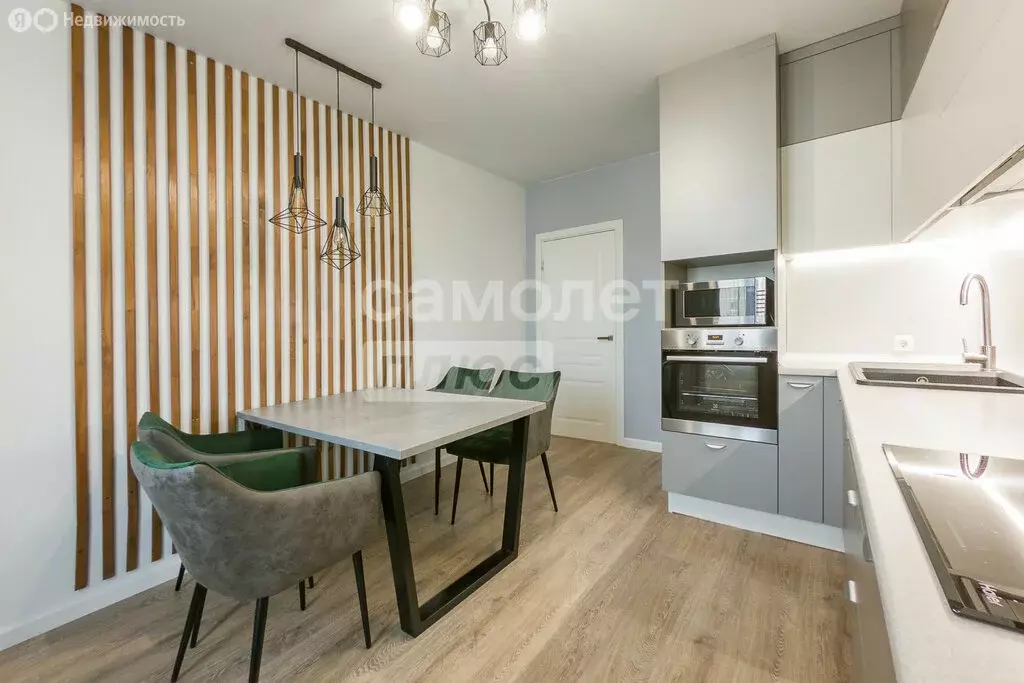 2-комнатная квартира: Екатеринбург, Солнечная улица, 31А (66.3 м) - Фото 1