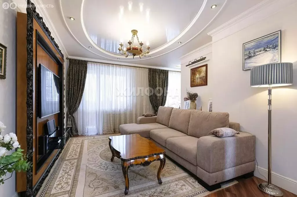 3-комнатная квартира: Новосибирск, улица Орджоникидзе, 47 (127 м) - Фото 0