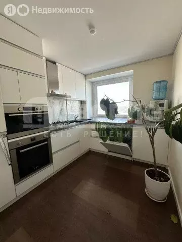 2-комнатная квартира: Омск, Иртышская набережная, 14 (45.8 м) - Фото 2