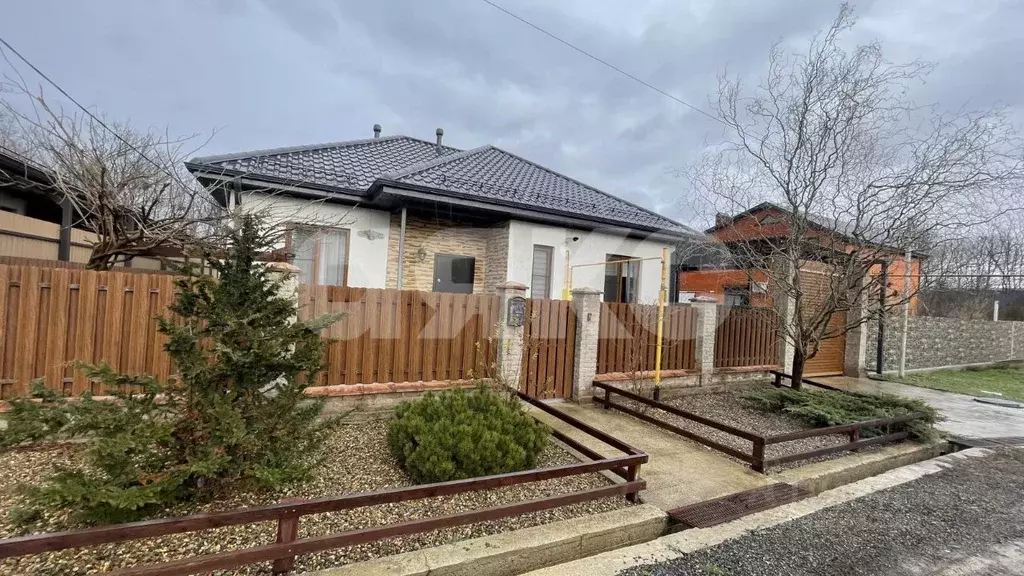 Дом в Краснодарский край, Горячий Ключ Восточная ул. (99 м) - Фото 1