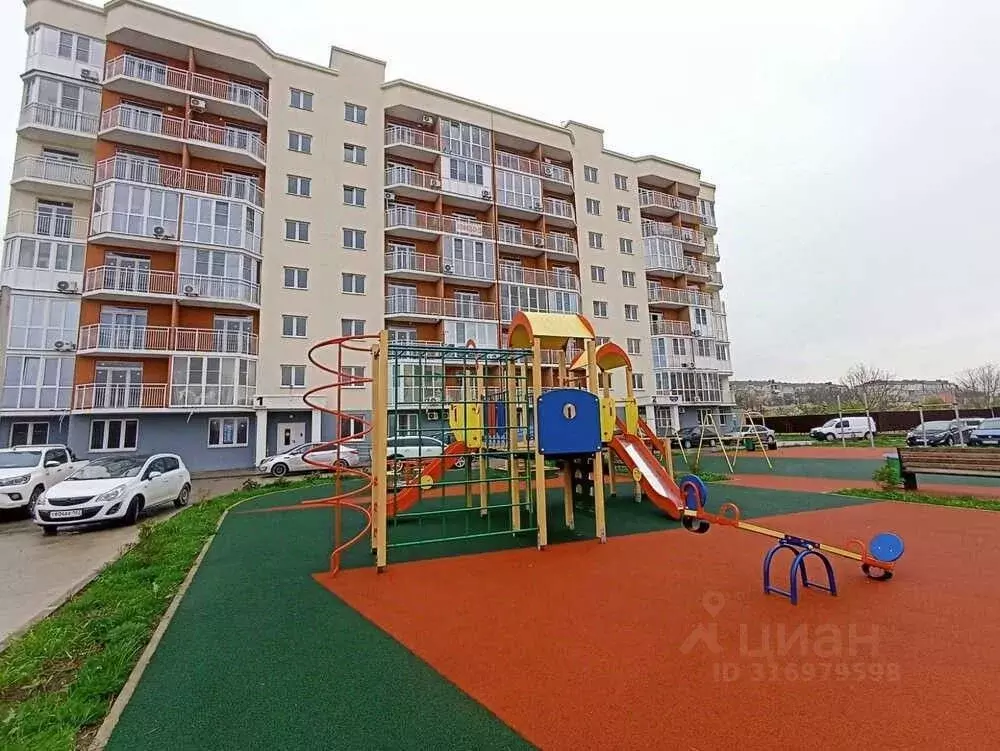 2-к кв. Краснодарский край, Крымск ул. Свердлова, 125А (47.7 м) - Фото 0