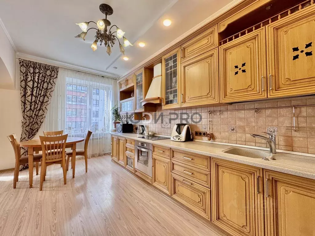 3-к кв. Алтайский край, Барнаул Комсомольский просп., 40 (151.2 м) - Фото 1