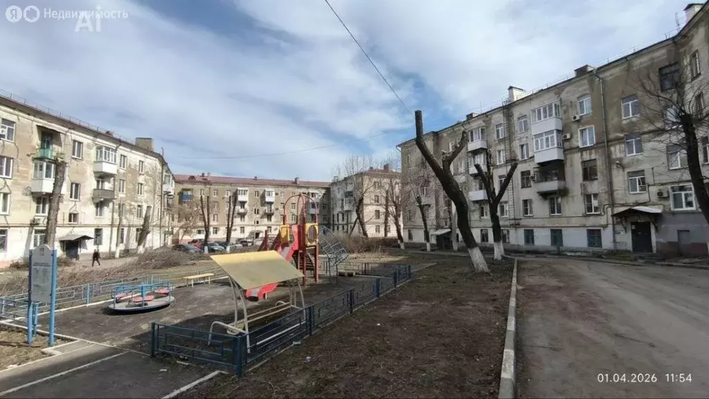 3-комнатная квартира: Новокуйбышевск, улица Фрунзе, 16 (75 м) - Фото 1