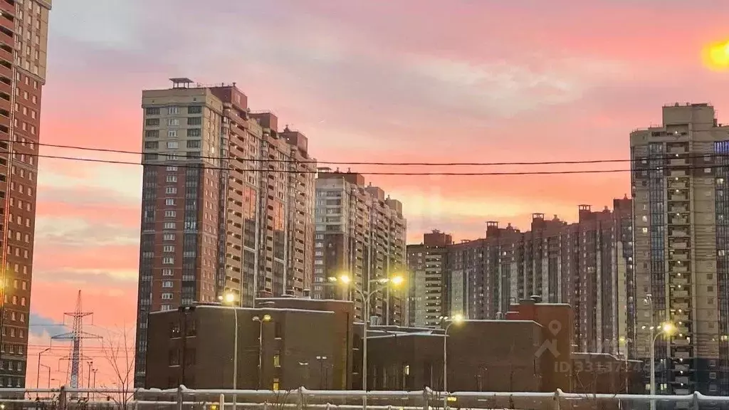 3-к кв. Санкт-Петербург пос. Парголово, Заречная ул., 45к2 (69.8 м) - Фото 1