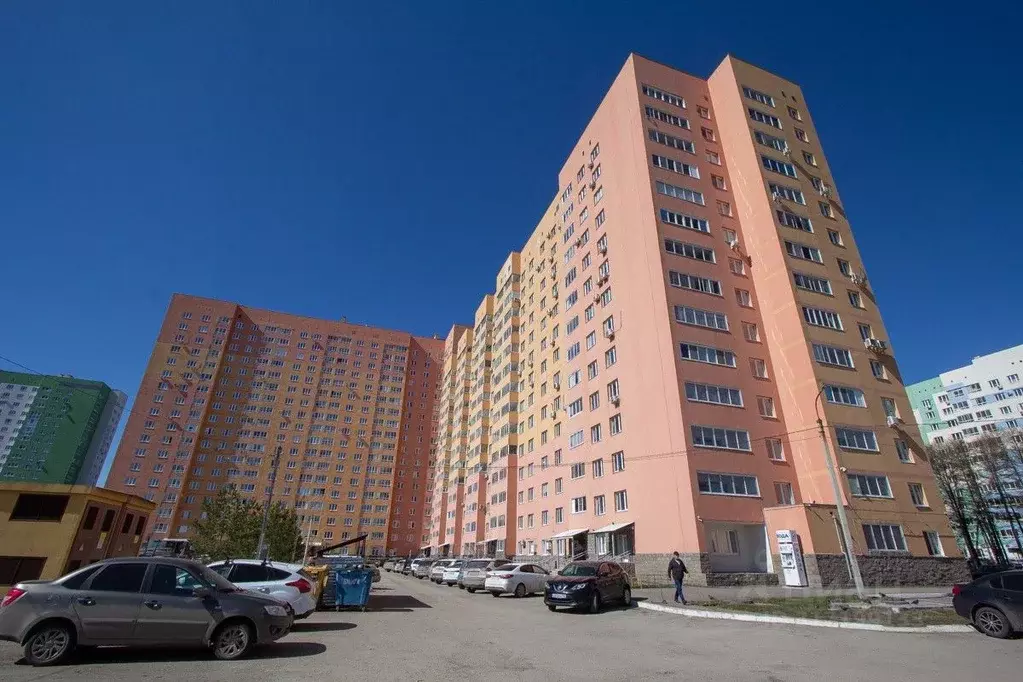 3-к кв. Башкортостан, Уфа ул. Летчиков, 9 (88.3 м) - Фото 0