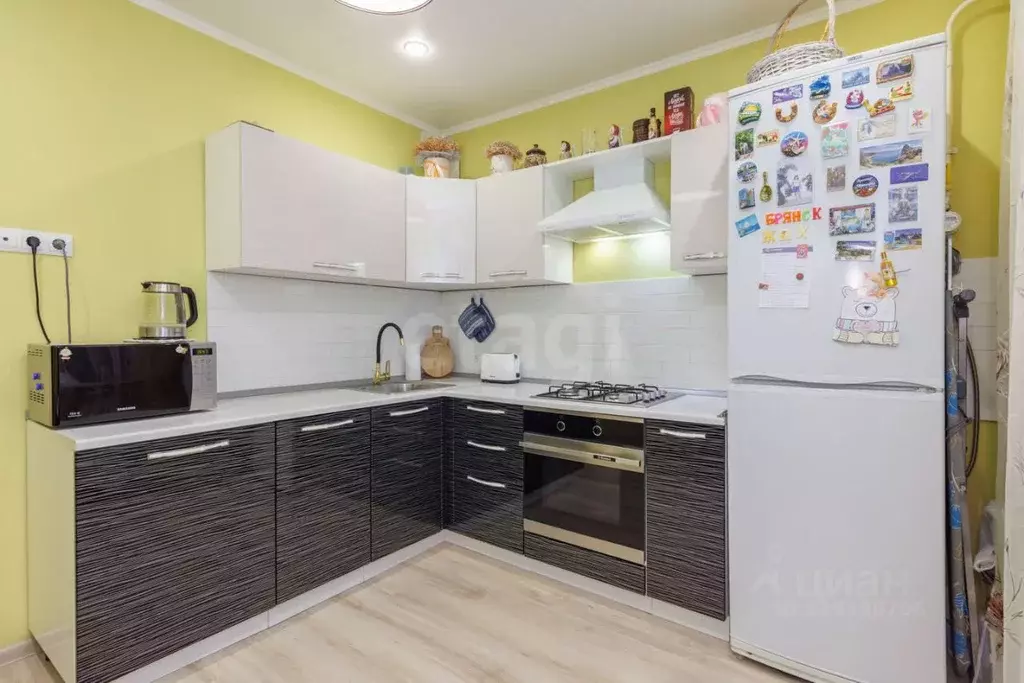 1-к кв. Брянская область, Брянск ул. Братьев Ткачевых, 9 (38.0 м) - Фото 1