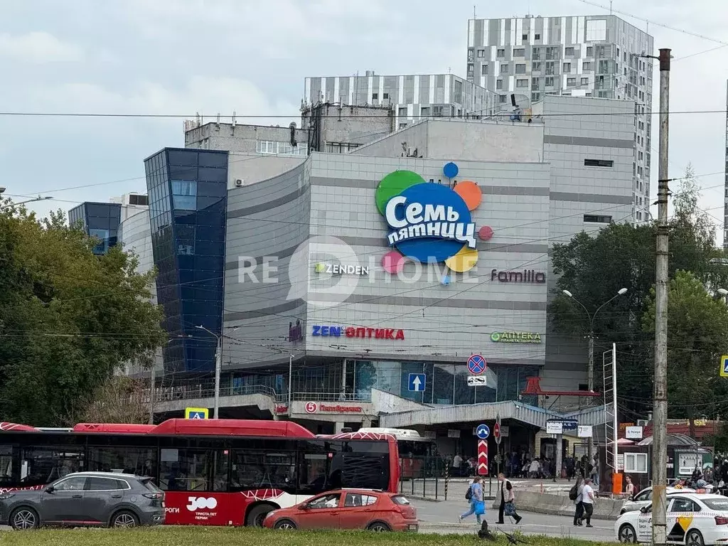 Торговая площадь в Пермский край, Пермь ул. Революции, 60/1 (45 м) - Фото 0