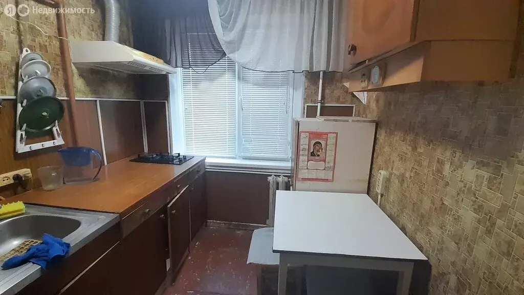 3-комнатная квартира: Керчь, улица Войкова, 31 (47 м) - Фото 0