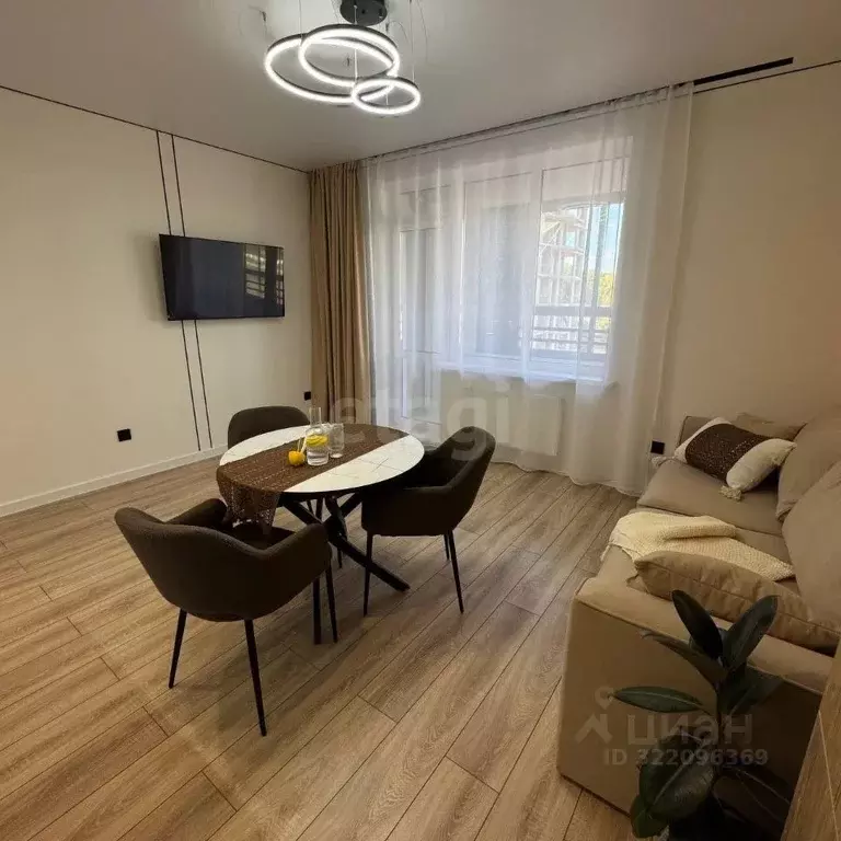 2-к кв. Удмуртия, Ижевск ул. Имени В.С. Тарасова, 4 (71.6 м) - Фото 1