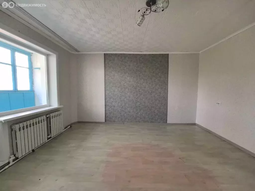 3-комнатная квартира: посёлок городского типа Серышево, улица ... - Фото 1
