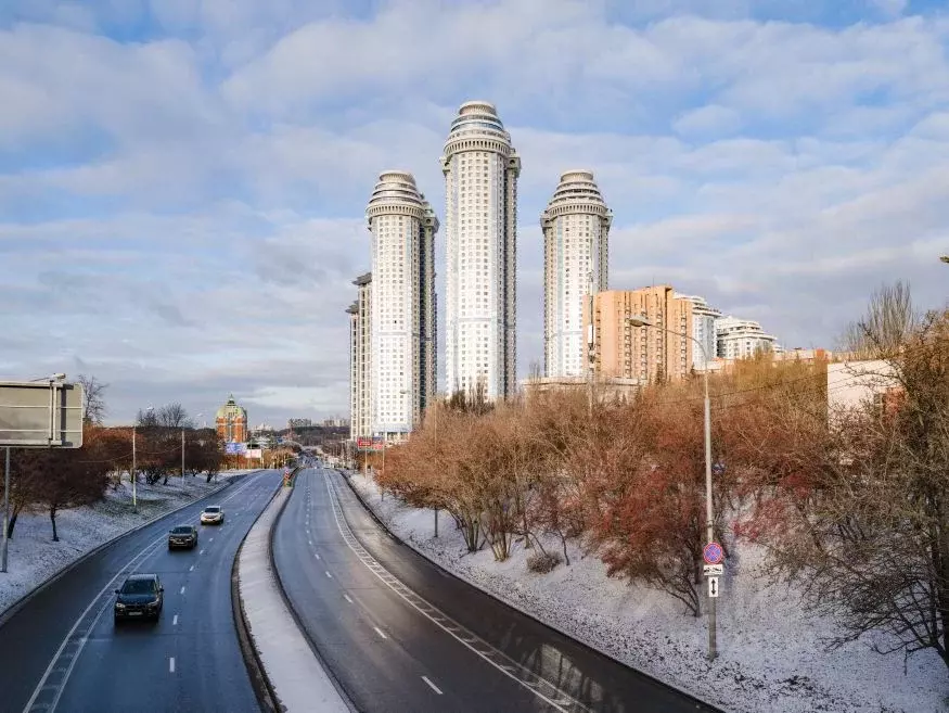 4-к кв. Москва Мосфильмовская ул., 70к1 (185.4 м) - Фото 0