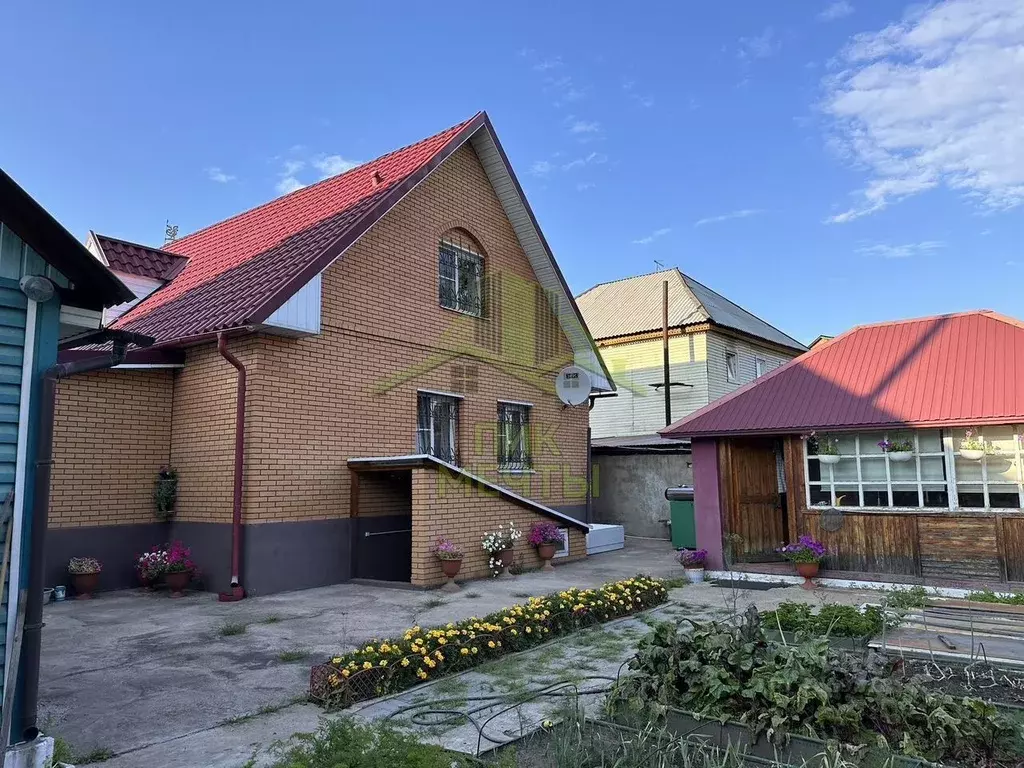 Дом в Бурятия, Улан-Удэ Тепловик мкр, ул. Тепловая (234 м) - Фото 2