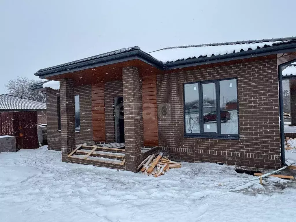 Дом в Белгородская область, Белгородский район, Пушкарское с/пос, с. ... - Фото 1