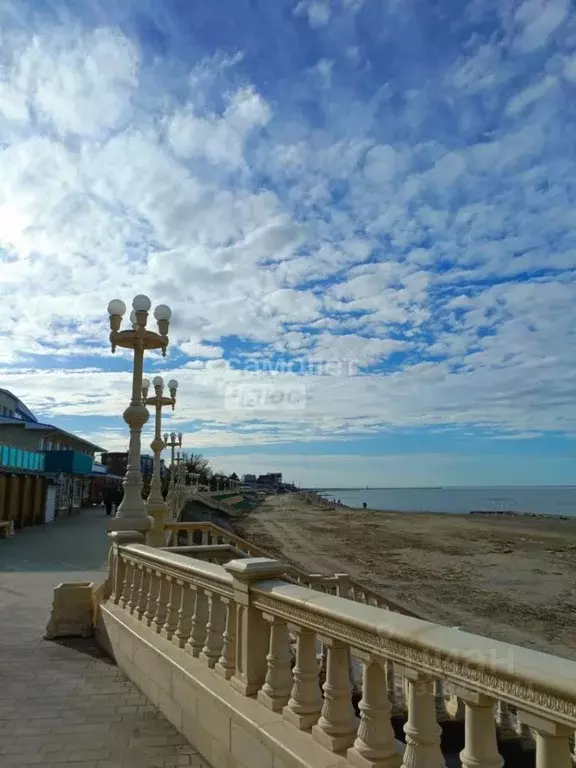 Дом в Краснодарский край, Приморско-Ахтарск Набережная ул., 35 (100 м) - Фото 1