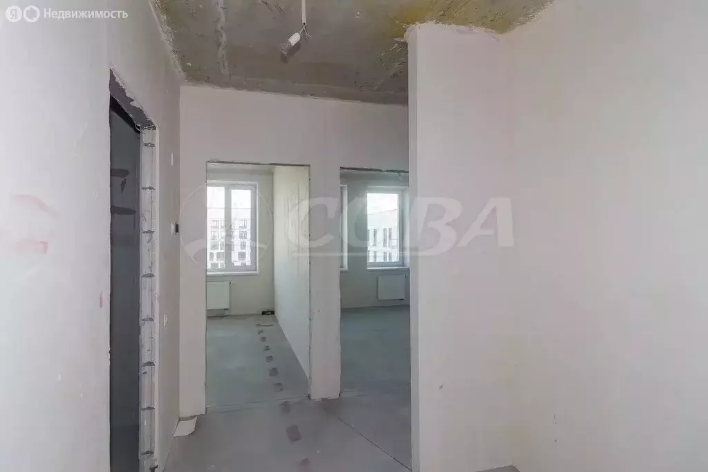 2-комнатная квартира: Тюмень, улица Новосёлов, 105 (55.9 м) - Фото 1