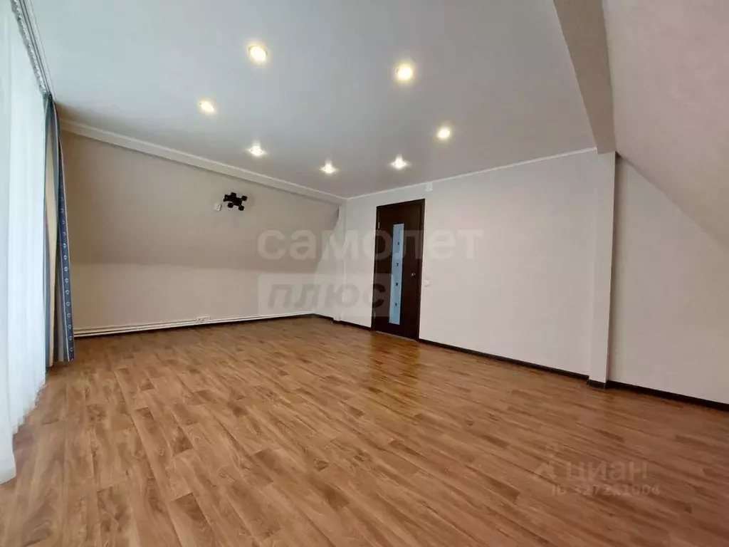 Дом в Оренбургская область, Оренбург ул. Парижской Коммуны, 88 (130 м) - Фото 1