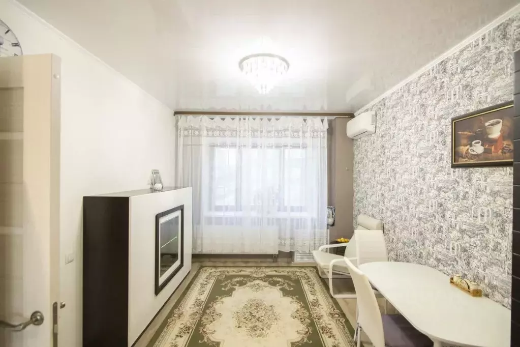 2-к кв. Тюменская область, Тюмень Харьковская ул., 68 (64.7 м) - Фото 1