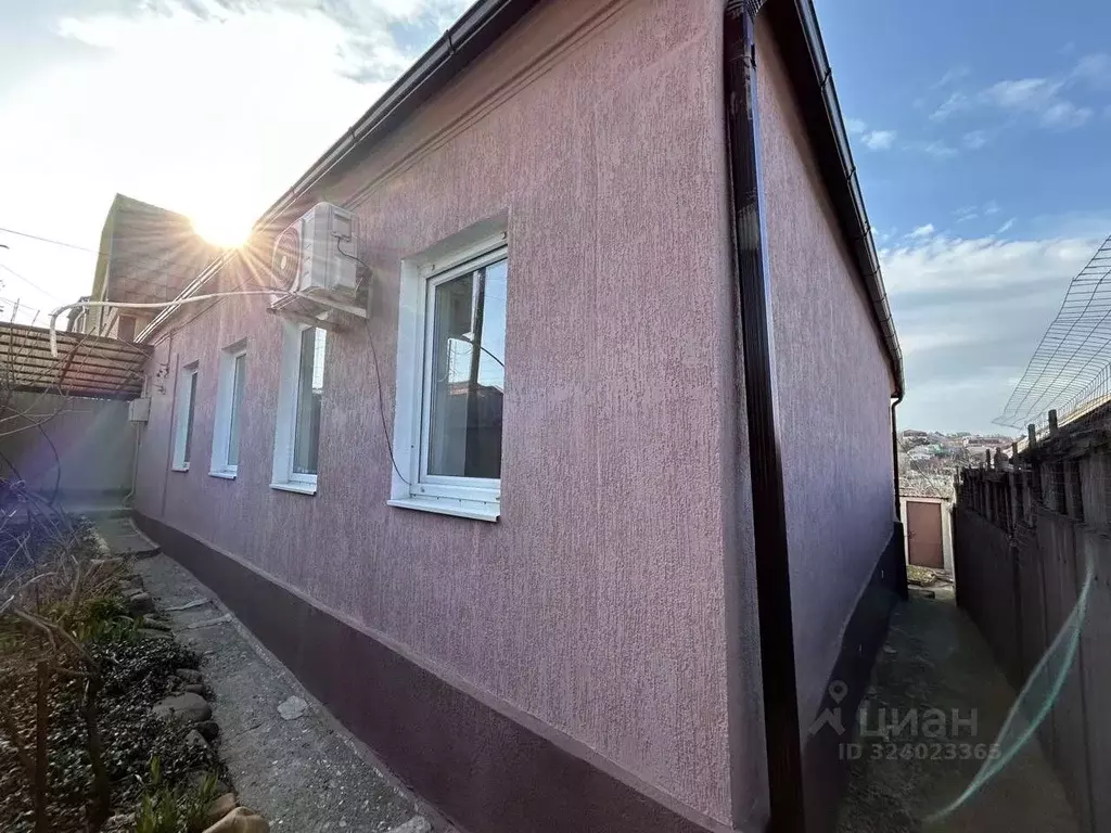 Дом в Краснодарский край, Новороссийск Октябрьская ул. (98 м) - Фото 1