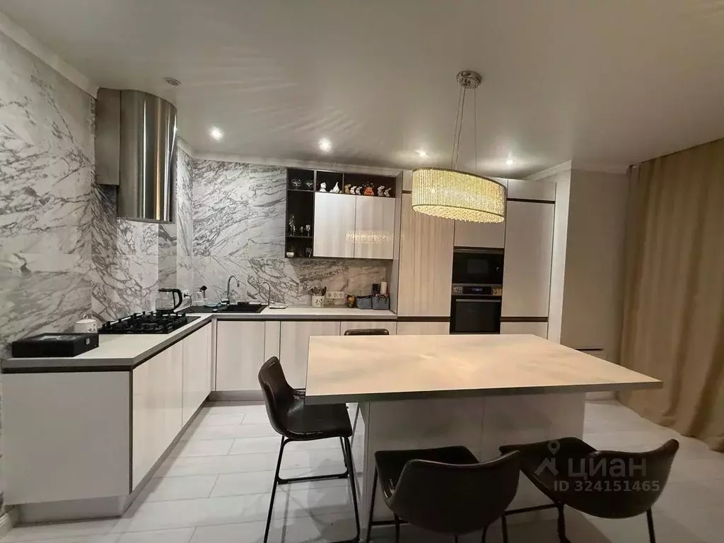 3-к кв. Калининградская область, Калининград ул. Горького, 96 (81.4 м) - Фото 2