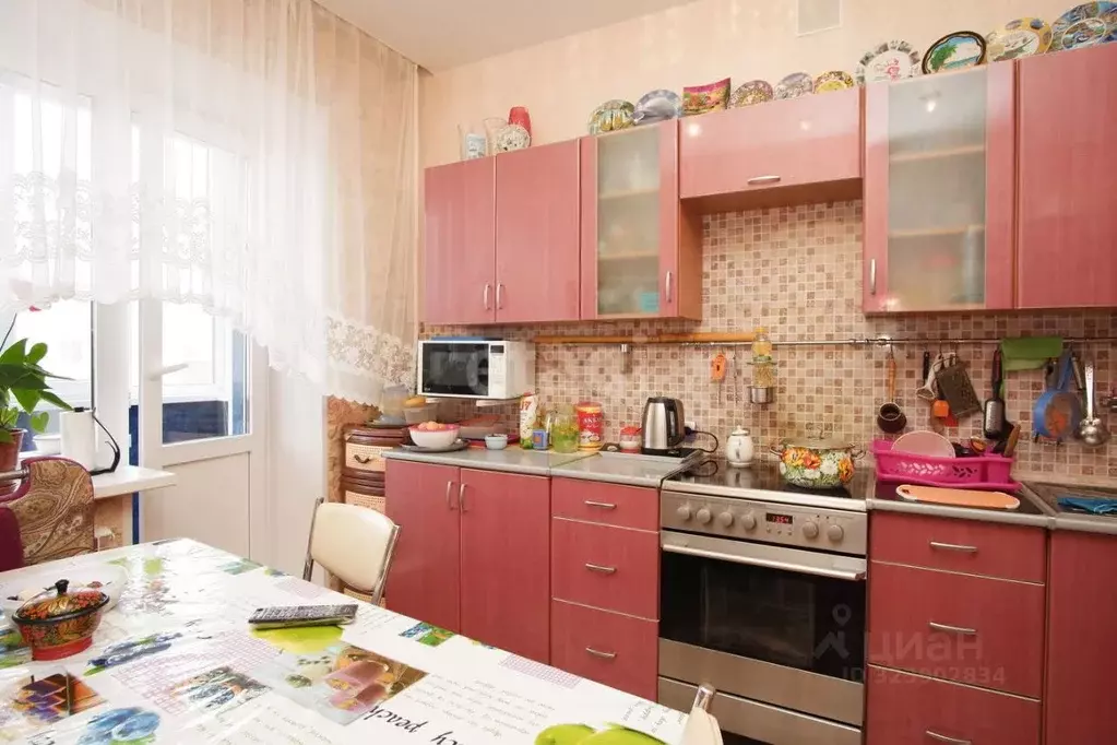 3-к кв. Ханты-Мансийский АО, Сургут ул. Мелик-Карамова, 43 (68.8 м) - Фото 0