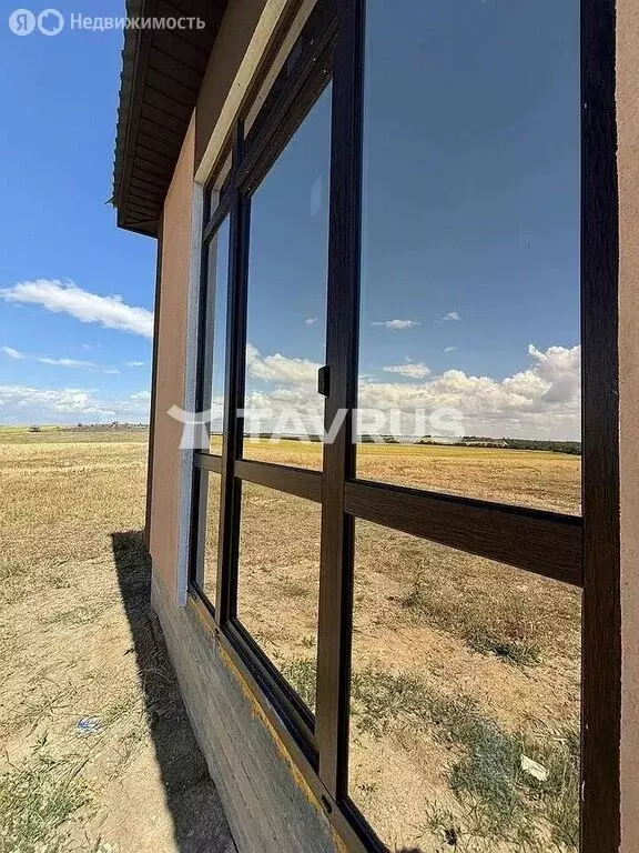 Дом в Симферопольский район, село Урожайное (90 м) - Фото 1