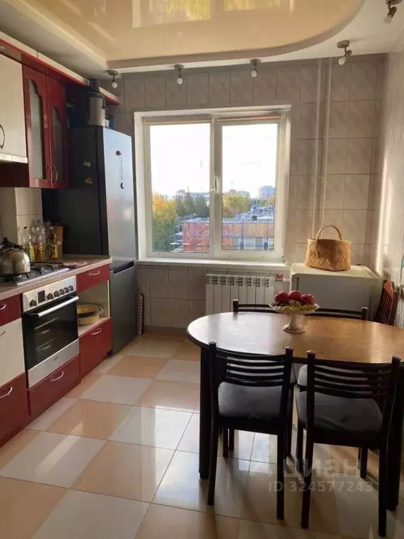 3-к кв. Омская область, Омск ул. Чернышевского, 80 (64.0 м) - Фото 1