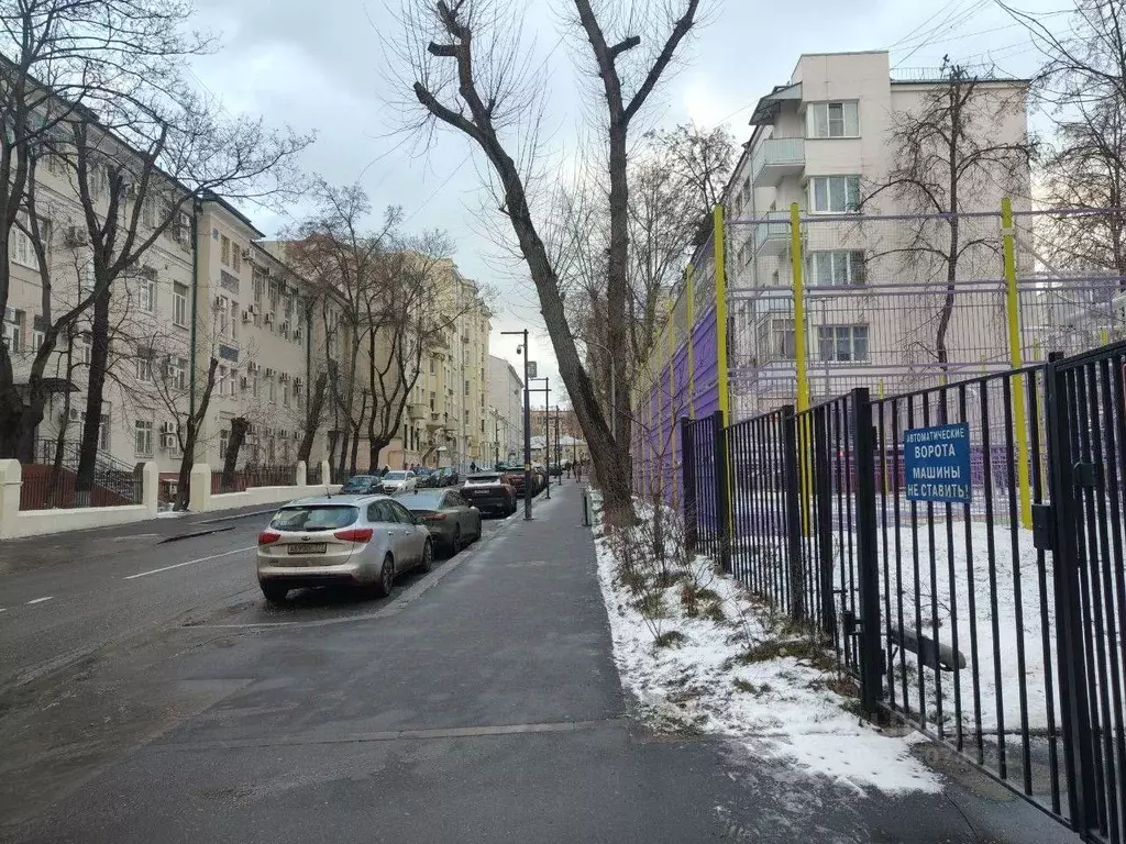 Комната Москва 1-й Басманный пер., 5/20С3 (10.6 м) - Фото 1